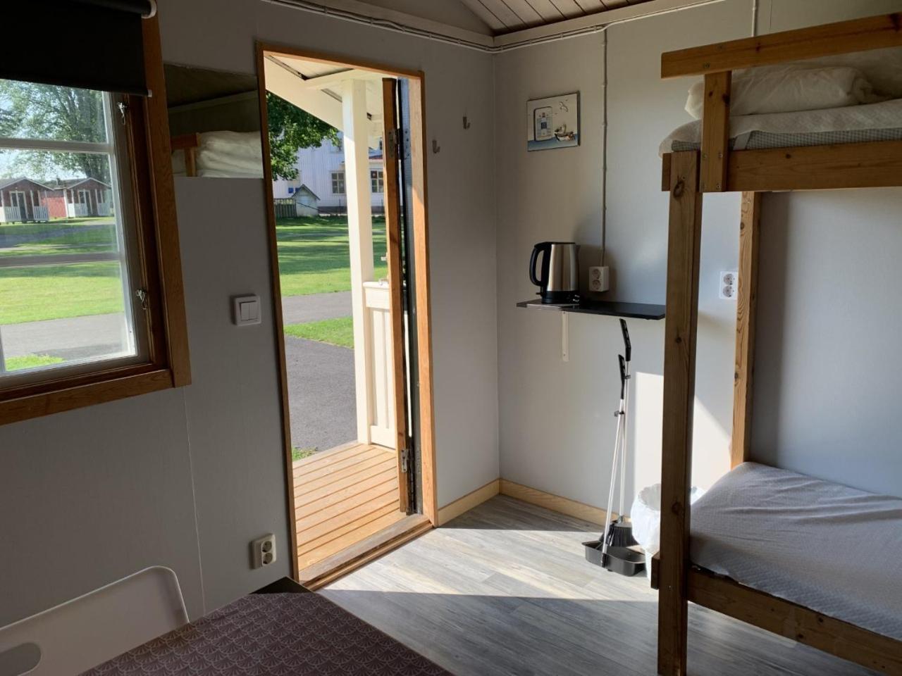 Skara Stads-Camping & Stugby Exteriör bild